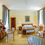 Boutique Kazbek Szálloda 5*